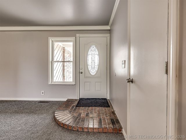 8960 E 16th Place, Tulsa, OK 74112