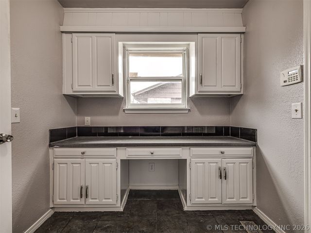 8960 E 16th Place, Tulsa, OK 74112