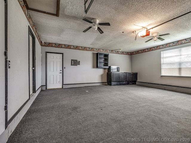 8960 E 16th Place, Tulsa, OK 74112