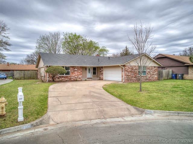 8960 E 16th Place, Tulsa, OK 74112