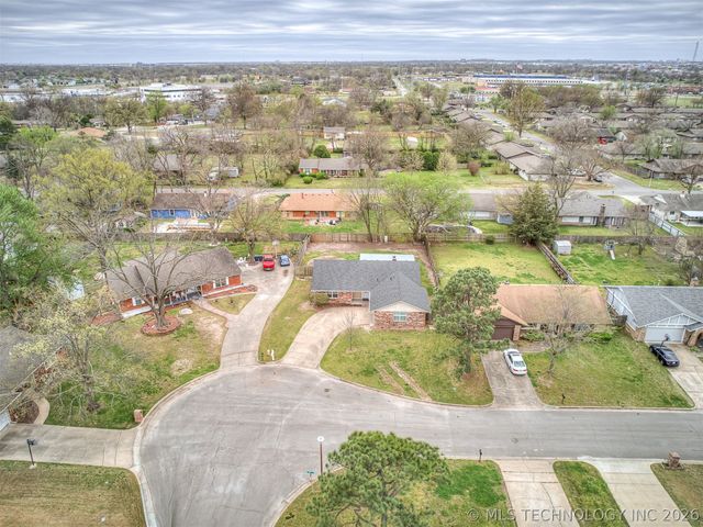 8960 E 16th Place, Tulsa, OK 74112