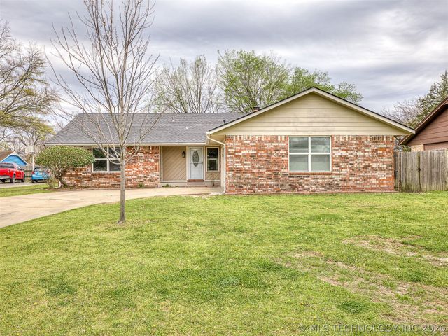 8960 E 16th Place, Tulsa, OK 74112