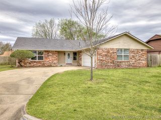 8960 E 16th Place, Tulsa, OK 74112