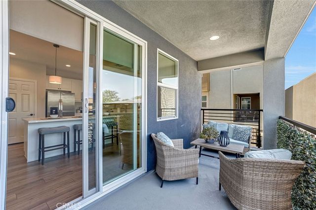 925 E 3rd, Santa Ana, CA 92701