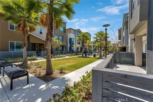 925 E 3rd, Santa Ana, CA 92701