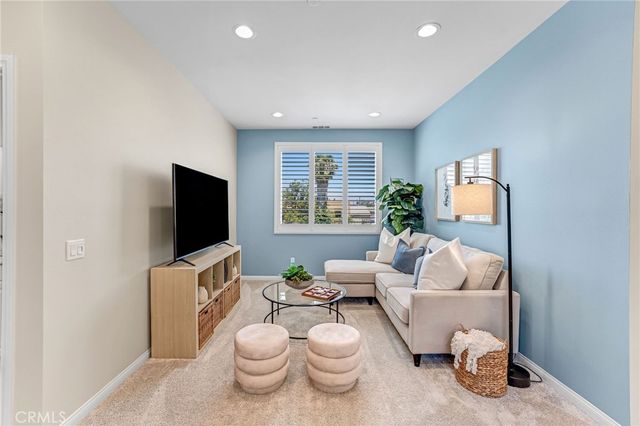 925 E 3rd, Santa Ana, CA 92701
