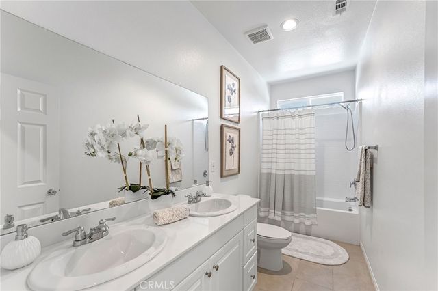 925 E 3rd, Santa Ana, CA 92701