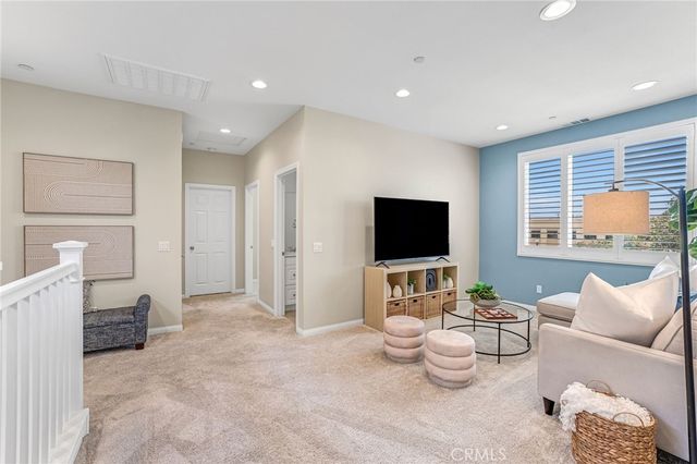 925 E 3rd, Santa Ana, CA 92701