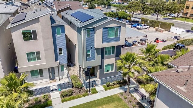 925 E 3rd, Santa Ana, CA 92701
