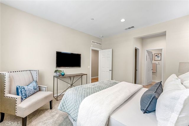 925 E 3rd, Santa Ana, CA 92701