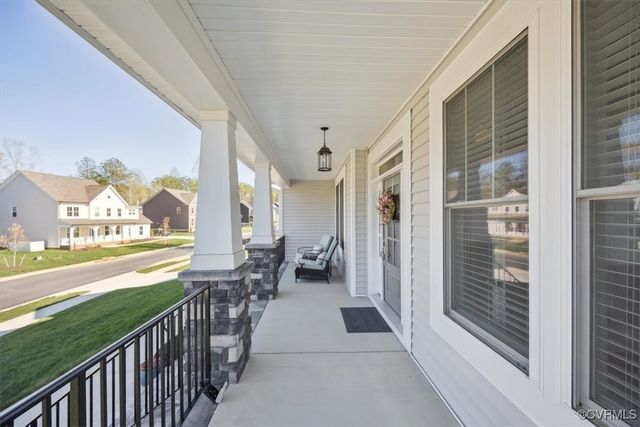 18555 Cove Creek Dr, Moseley, VA 23120