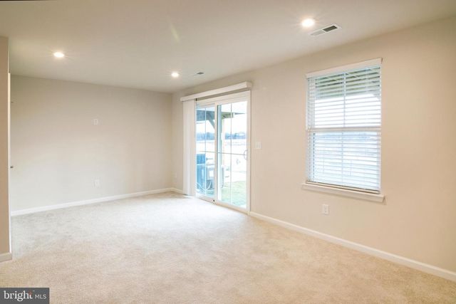 33 ROUNDSTONE RUN, Swedesboro, NJ 08085