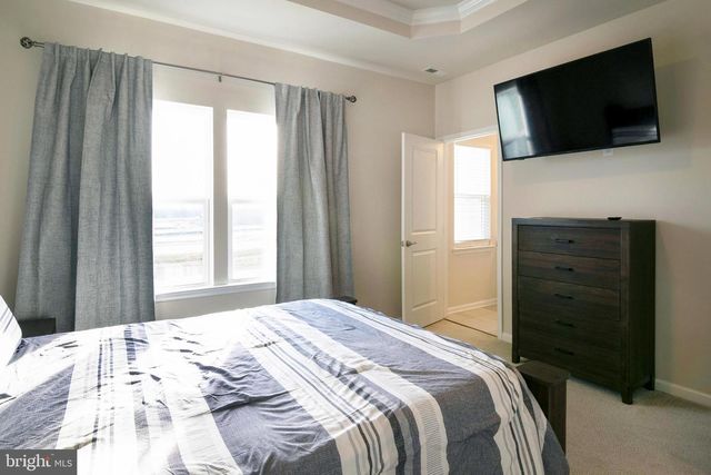 33 ROUNDSTONE RUN, Swedesboro, NJ 08085