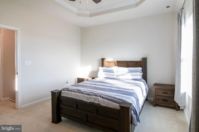 33 ROUNDSTONE RUN, Swedesboro, NJ 08085