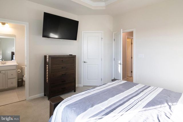 33 ROUNDSTONE RUN, Swedesboro, NJ 08085