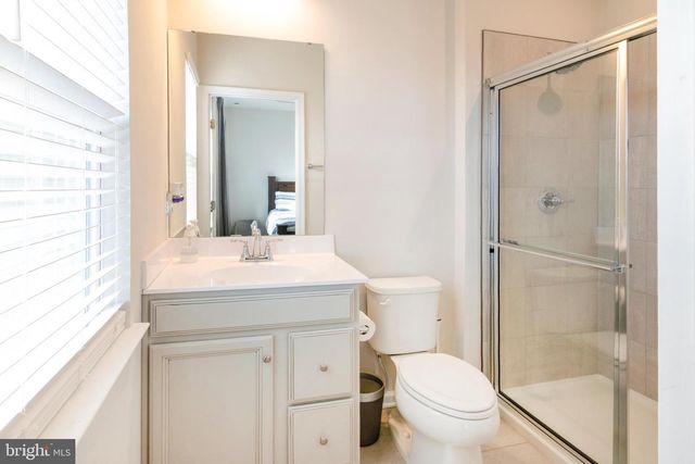 33 ROUNDSTONE RUN, Swedesboro, NJ 08085