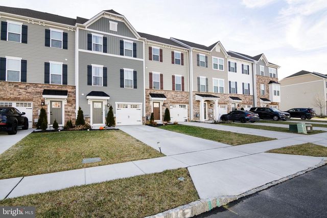 33 ROUNDSTONE RUN, Swedesboro, NJ 08085