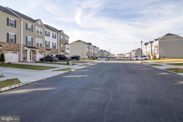 33 ROUNDSTONE RUN, Swedesboro, NJ 08085