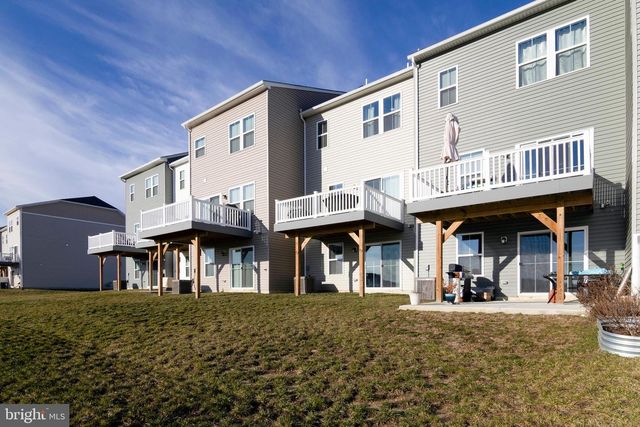 33 ROUNDSTONE RUN, Swedesboro, NJ 08085