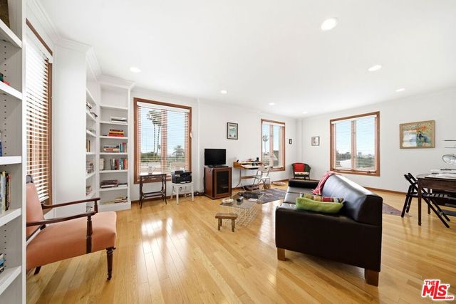 1424 N Crescent Heights Boulevard 49, West Hollywood, CA 90046