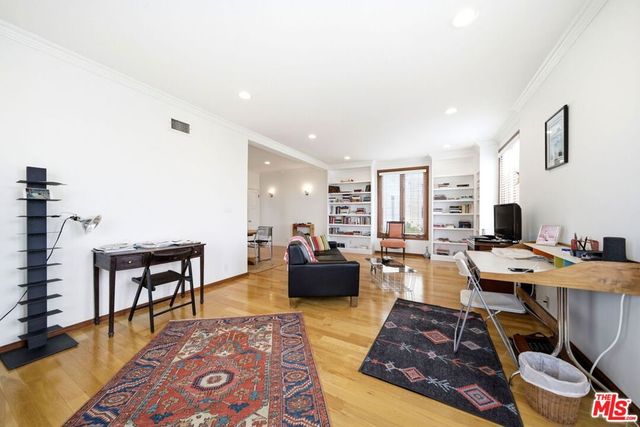 1424 N Crescent Heights Boulevard 49, West Hollywood, CA 90046