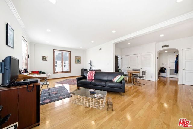 1424 N Crescent Heights Boulevard 49, West Hollywood, CA 90046