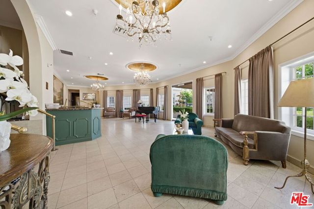 1424 N Crescent Heights Boulevard 49, West Hollywood, CA 90046