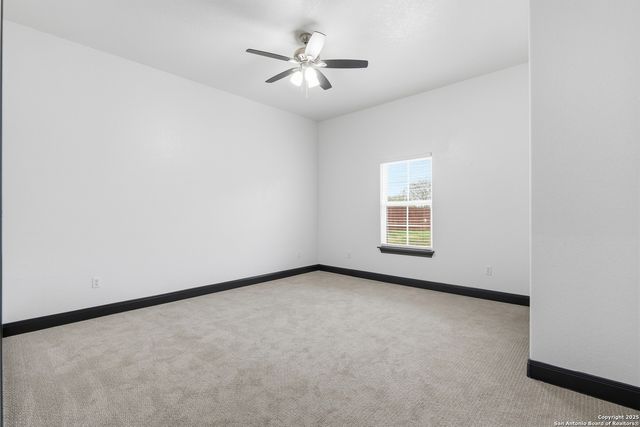 128 Hidden Ranch, Floresville, TX 78114