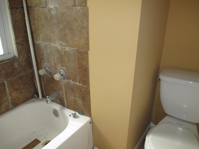 1030 Menominee Road, Waterford, MI 48328