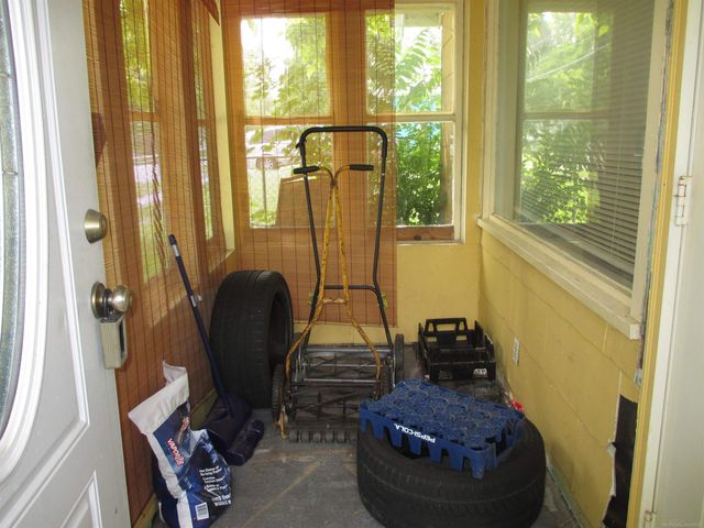 1030 Menominee Road, Waterford, MI 48328