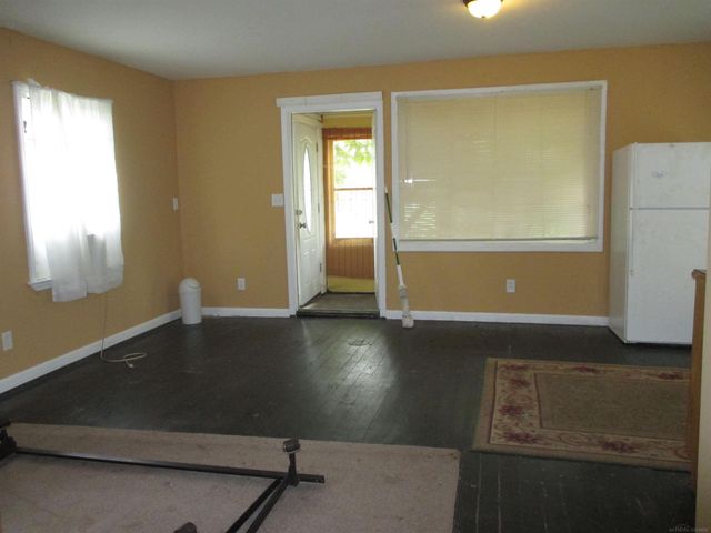 1030 Menominee Road, Waterford, MI 48328