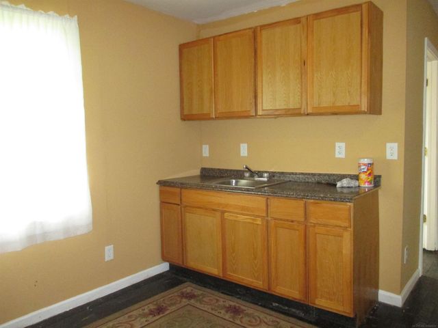 1030 Menominee Road, Waterford, MI 48328