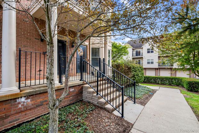 25580 Portico Lane, Novi, MI 48375