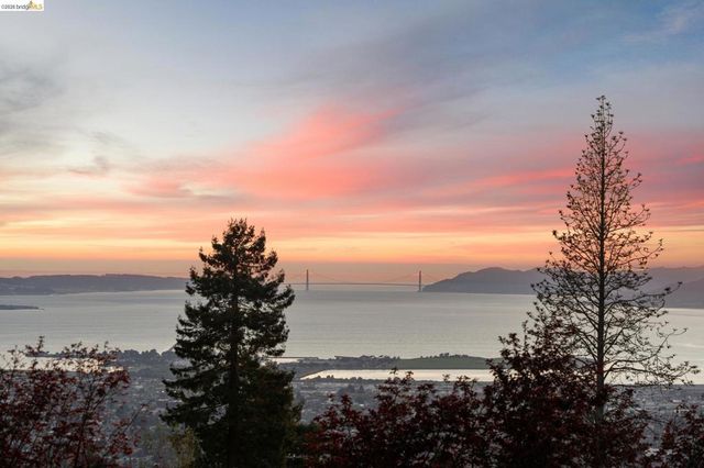 1221 Grizzly Peak Blvd, Berkeley, CA 94708