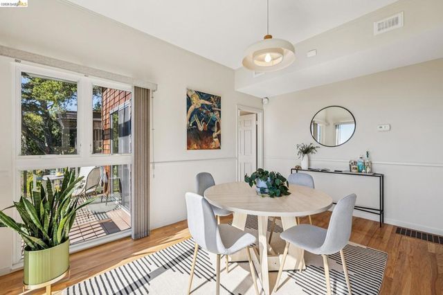 1221 Grizzly Peak Blvd, Berkeley, CA 94708