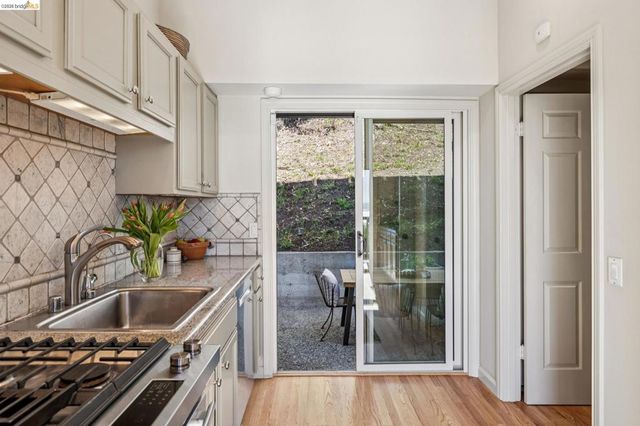 1221 Grizzly Peak Blvd, Berkeley, CA 94708