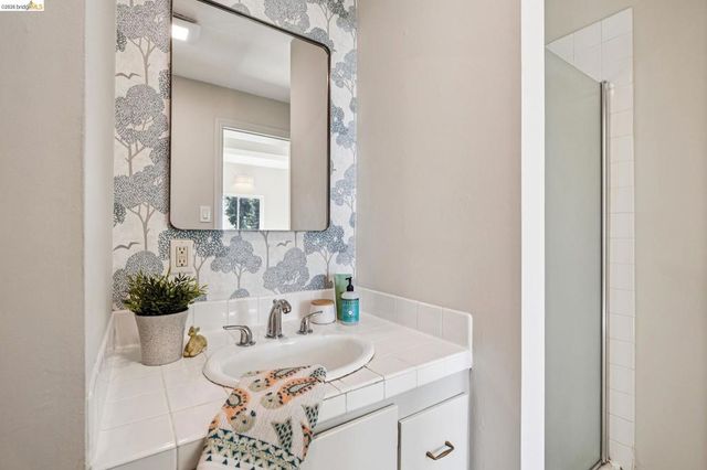 1221 Grizzly Peak Blvd, Berkeley, CA 94708