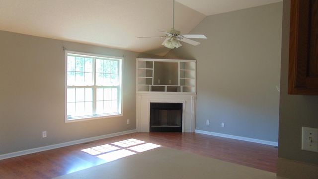 974 Brandi Phillips Dr, Clarksville, TN 37042