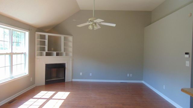 974 Brandi Phillips Dr, Clarksville, TN 37042