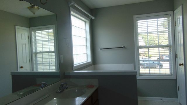 974 Brandi Phillips Dr, Clarksville, TN 37042