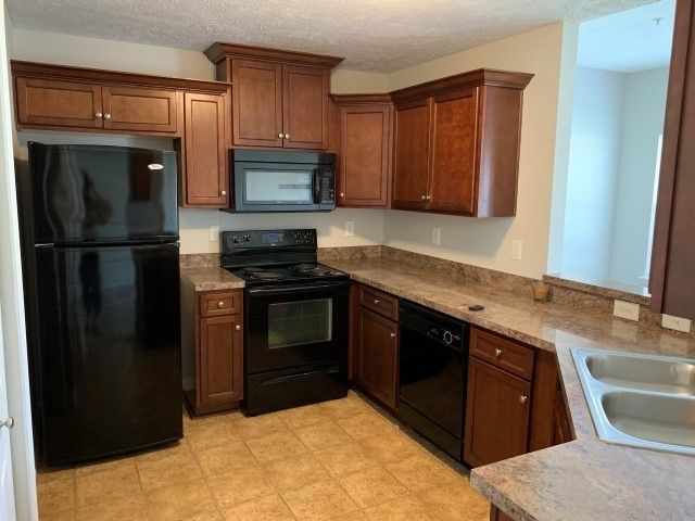 1073 Somerset Springs Dr, Spring Hill, TN 37174