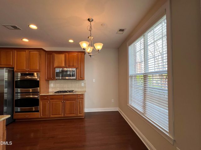 9221 Calabria Drive 121, Raleigh, NC 27617
