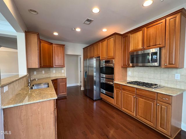9221 Calabria Drive 121, Raleigh, NC 27617