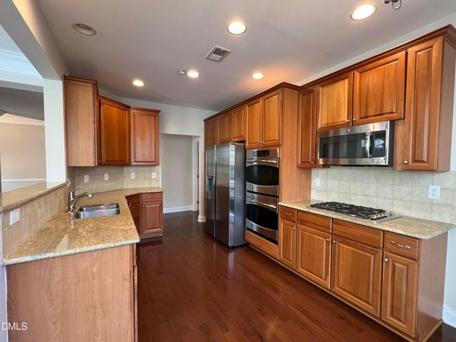 9221 Calabria Drive 121, Raleigh, NC 27617