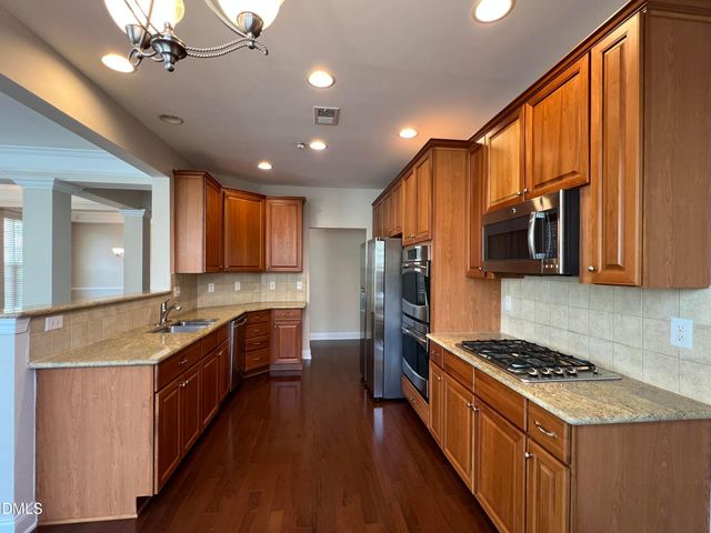 9221 Calabria Drive 121, Raleigh, NC 27617