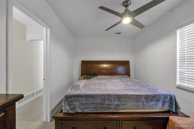 31565 Marquette Street, Garden City, MI 48135