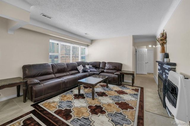 31565 Marquette Street, Garden City, MI 48135