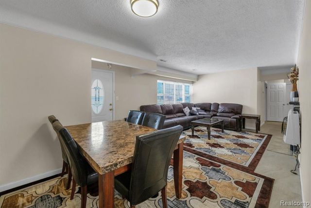 31565 Marquette Street, Garden City, MI 48135