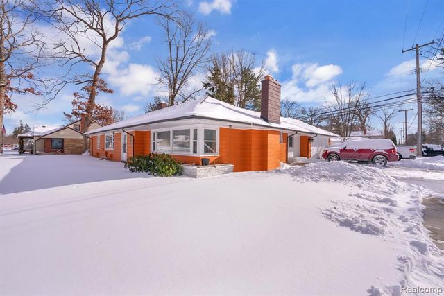 31565 Marquette Street, Garden City, MI 48135