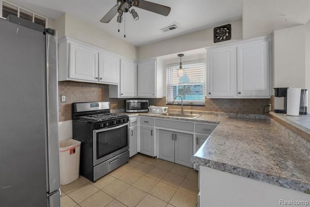 31565 Marquette Street, Garden City, MI 48135